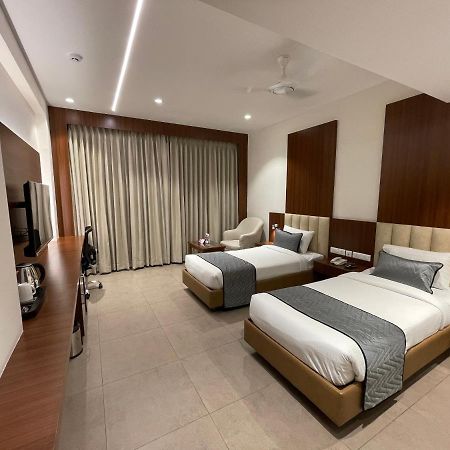 Jubilee Park Hotel Hyderabad Exterior photo