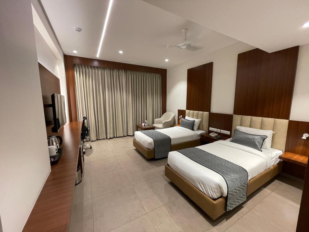 Jubilee Park Hotel Hyderabad Exterior photo