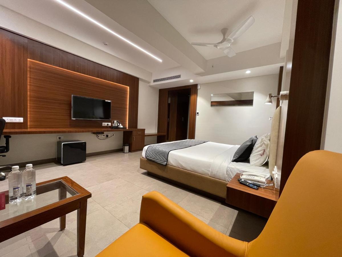 Jubilee Park Hotel Hyderabad Exterior photo